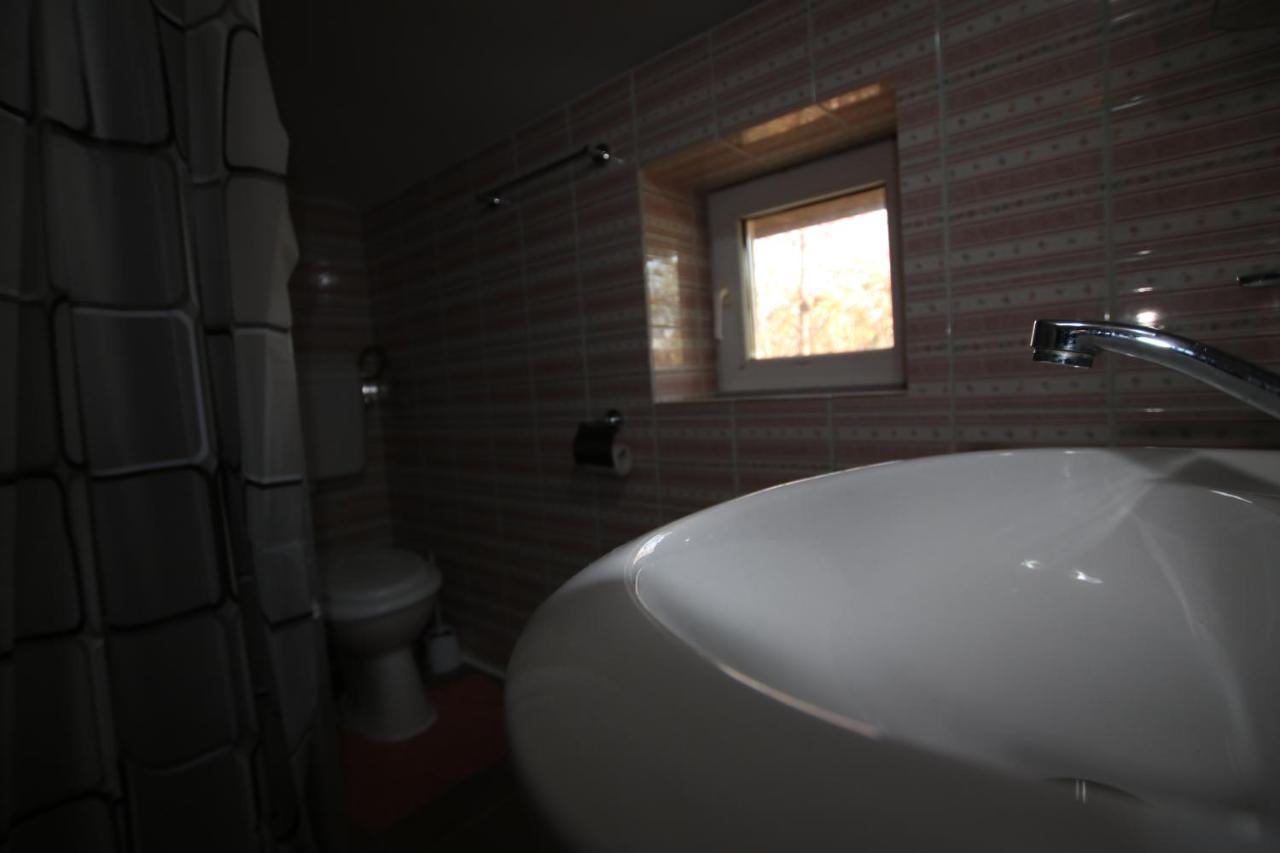 B&B Duo Caffe Baneasa Bukares Bagian luar foto