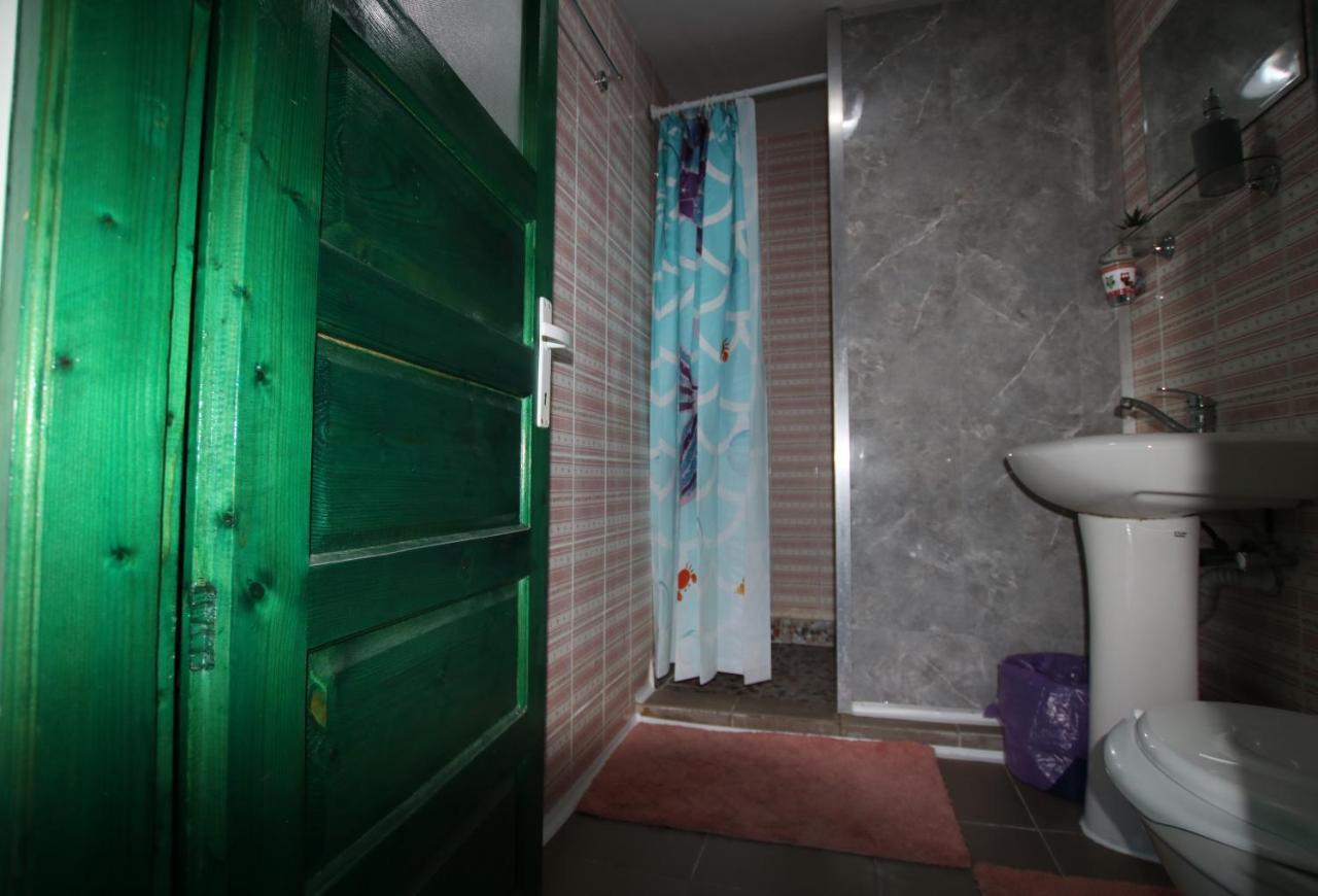 B&B Duo Caffe Baneasa Bukares Bagian luar foto