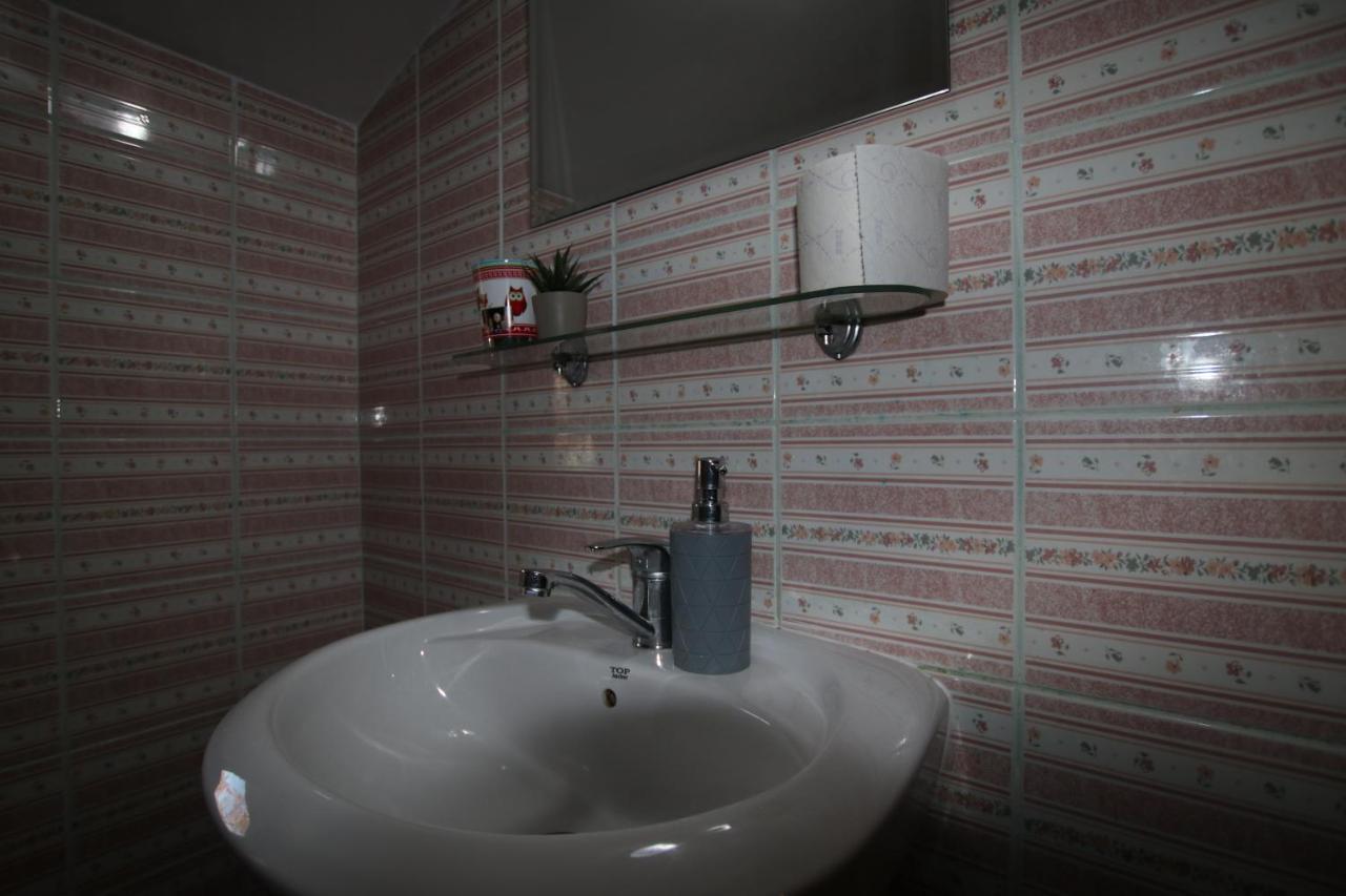 B&B Duo Caffe Baneasa Bukares Bagian luar foto