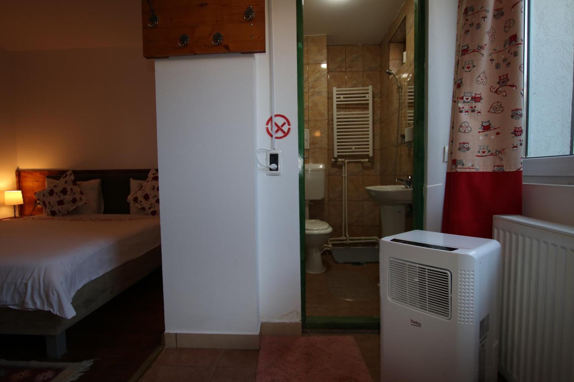 B&B Duo Caffe Baneasa Bukares Bagian luar foto