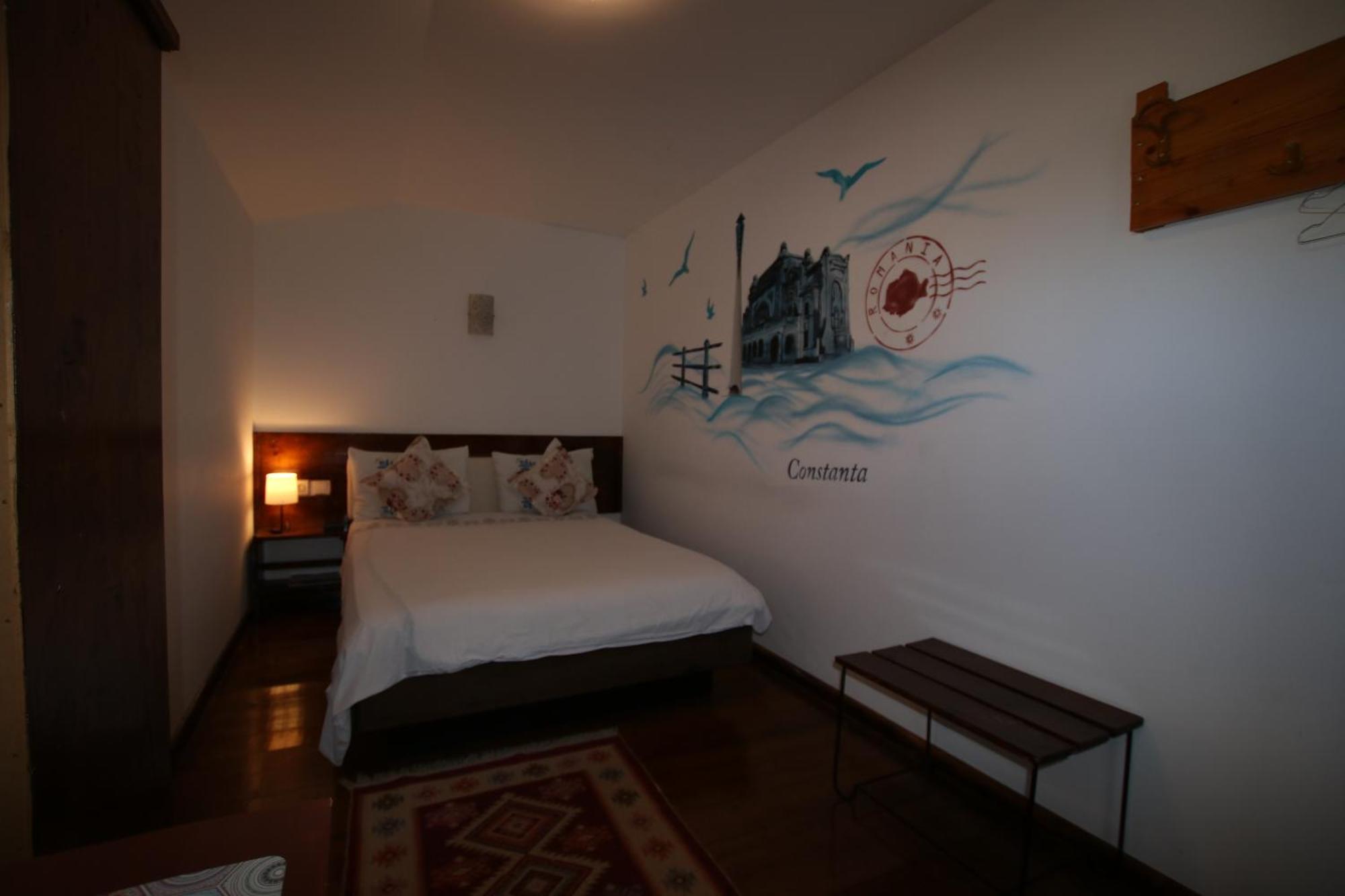 B&B Duo Caffe Baneasa Bukares Bagian luar foto