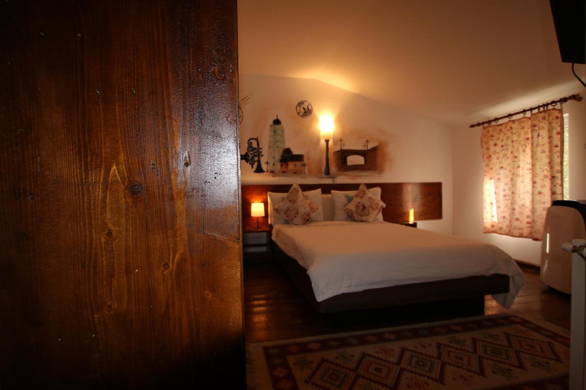 B&B Duo Caffe Baneasa Bukares Bagian luar foto