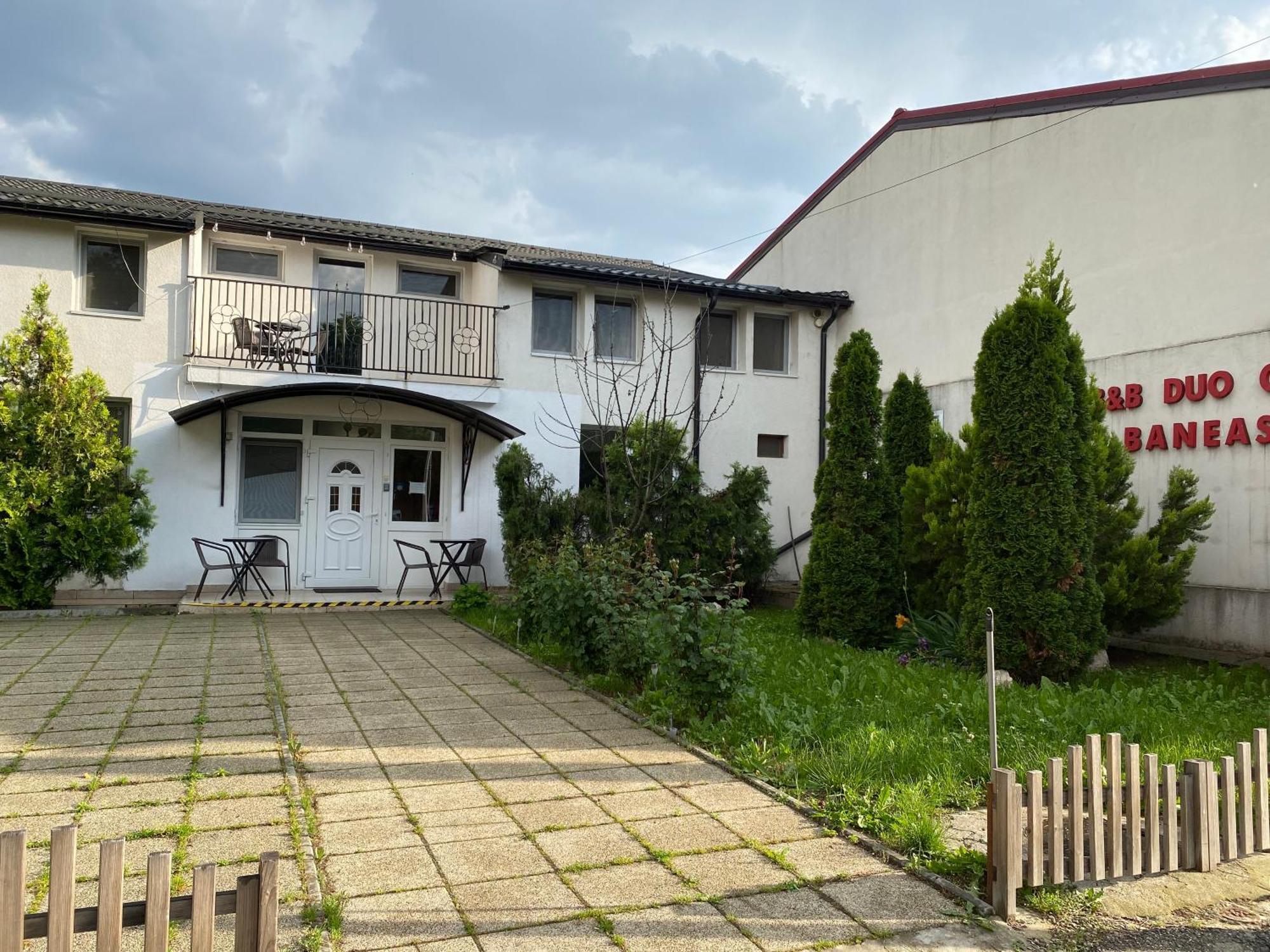 B&B Duo Caffe Baneasa Bukares Bagian luar foto